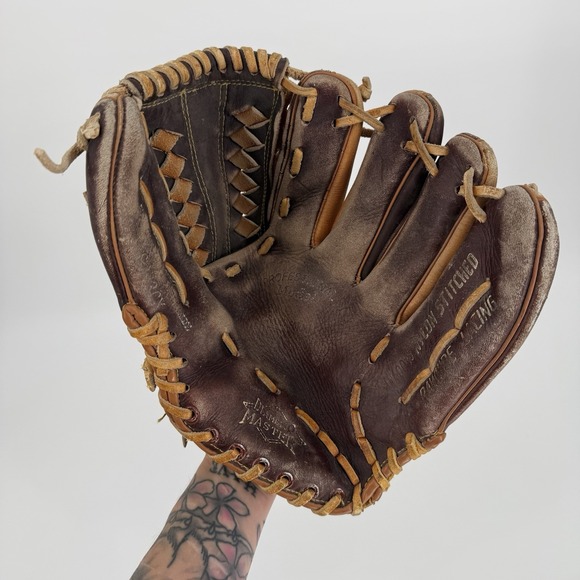 Diamond Master Other - Vintage 1970s Diamond Master 10.5" Baseball Glove Made in Japan RHT S373CX